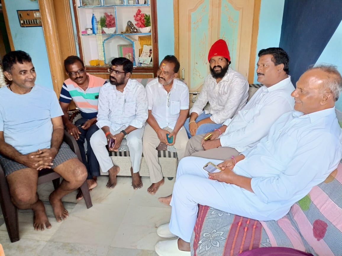 జాఫర్ రిజ్వి ని పరామర్శించిన మొలుగూరి బిక్షపతి