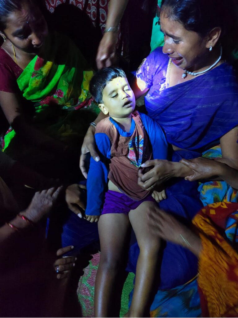 ఆర్జీ తండా గ్రామంలో చిన్నారి మృతితో అలుముకున్న విషాదం
