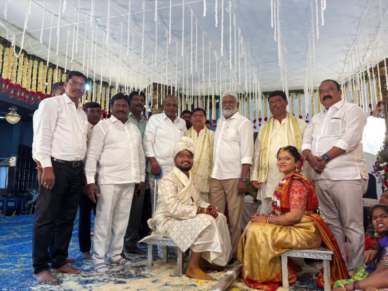 మాజీ ఎమ్మెల్యే మొలుగూరి బిక్షపతి, టీపిసీసీ మాజీ ఉపాధ్యక్షులు దొమ్మటి సాంబయ్య