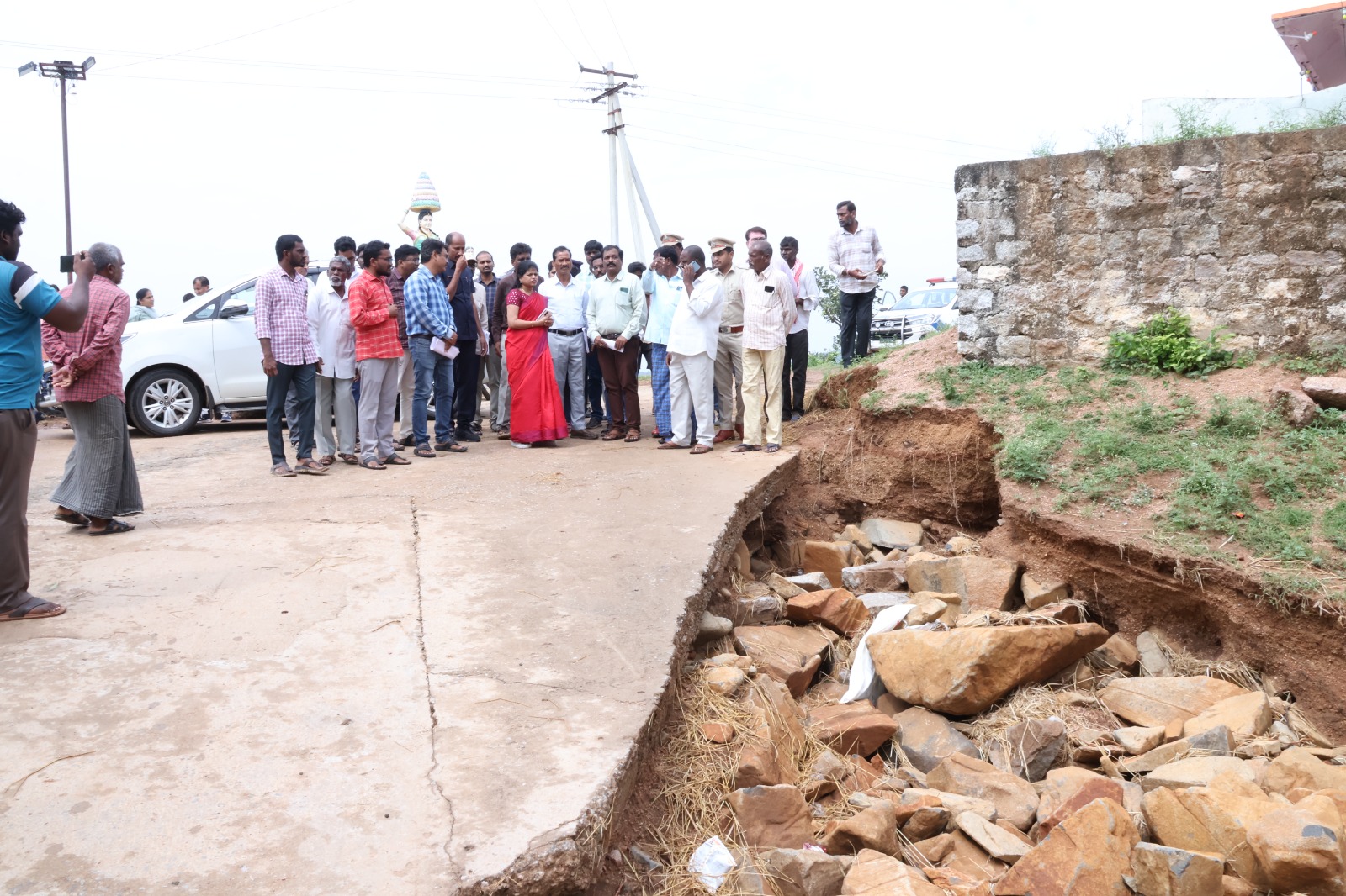 జిల్లా కలెక్టర్ స్నేహ శబరీష్