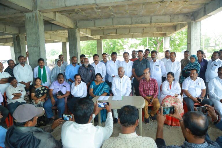 స్టేషన్ ఘనపూర్ ఎమ్మెల్యే కడియం శ్రీహరి