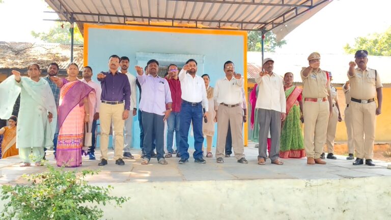 ప్రభుత్వ పాఠశాలలో వందేమాతర గీతాలాపన