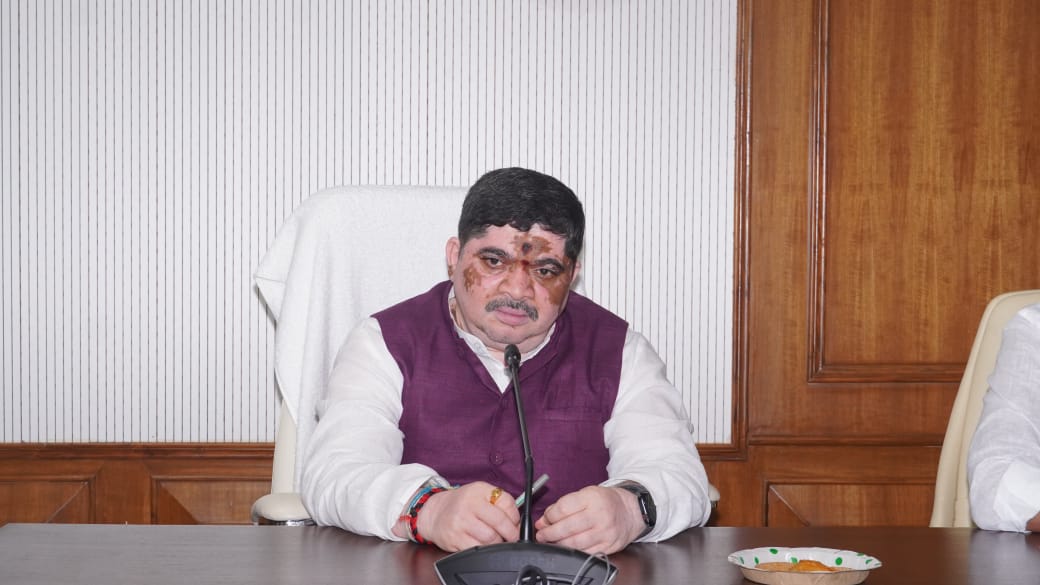 మొంథా తుఫాన్ బాధితులను ఆదుకుంటాము- మంత్రి పొన్నం