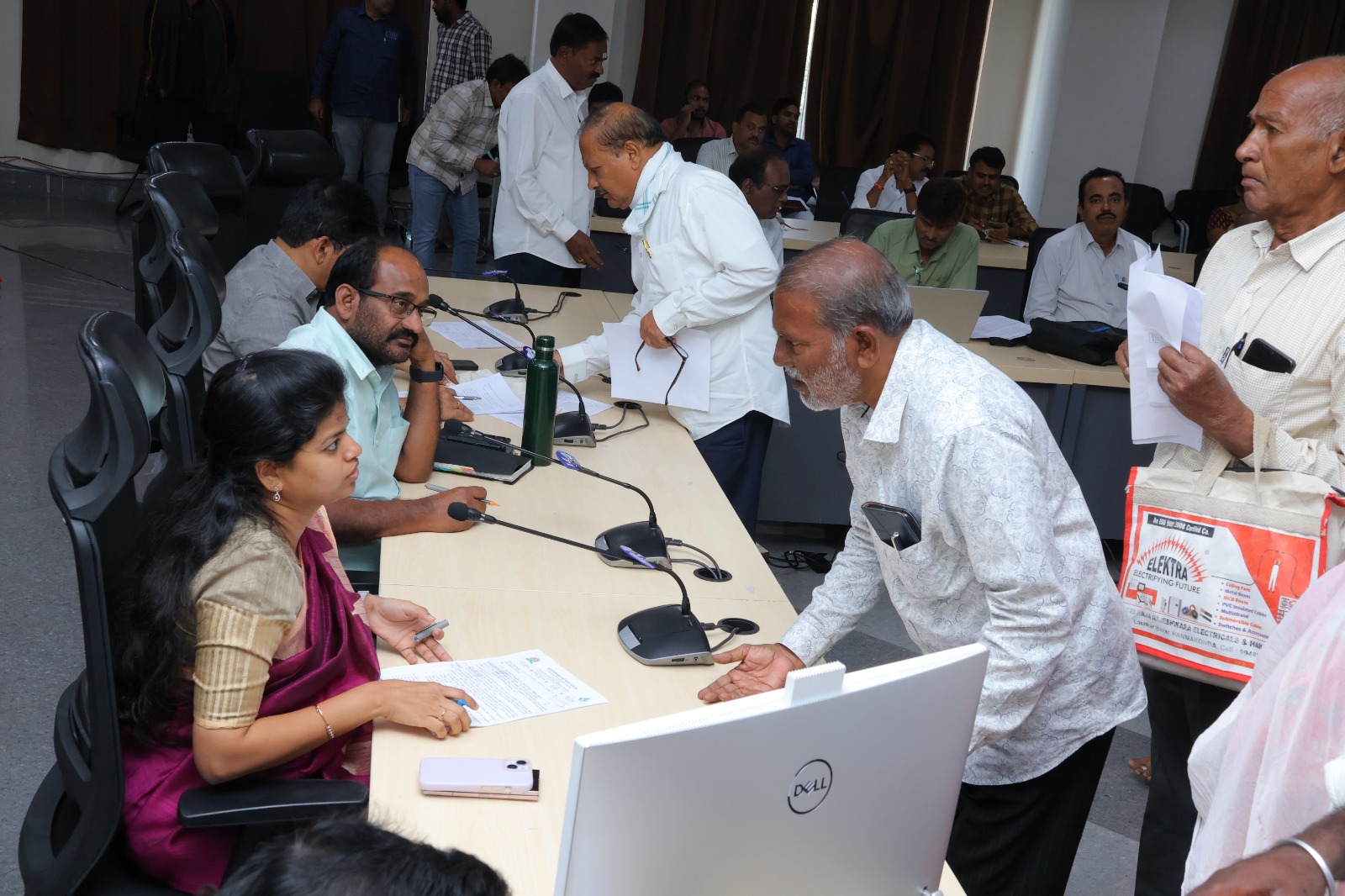 ప్రజావాణిలో వచ్చిన అర్జీలను త్వరగా పరిష్కరించాలి