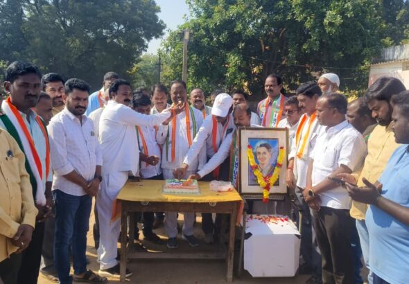 దేశ సమగ్రత కోసం పాటుపడిన ఉక్కు మహిళ ఇందిరాగాంధీ