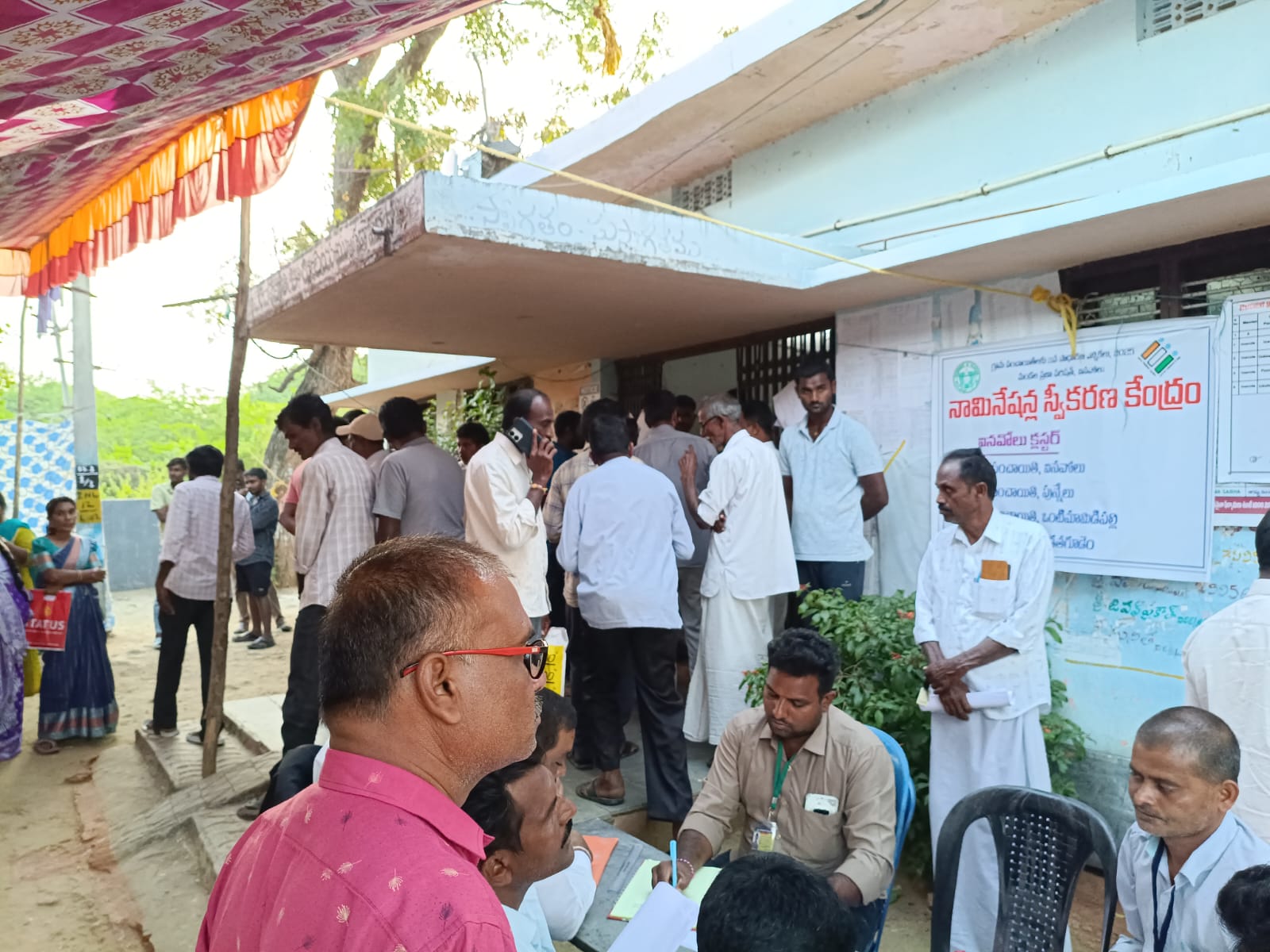 జోరందుకున్న నామినేషన్లు