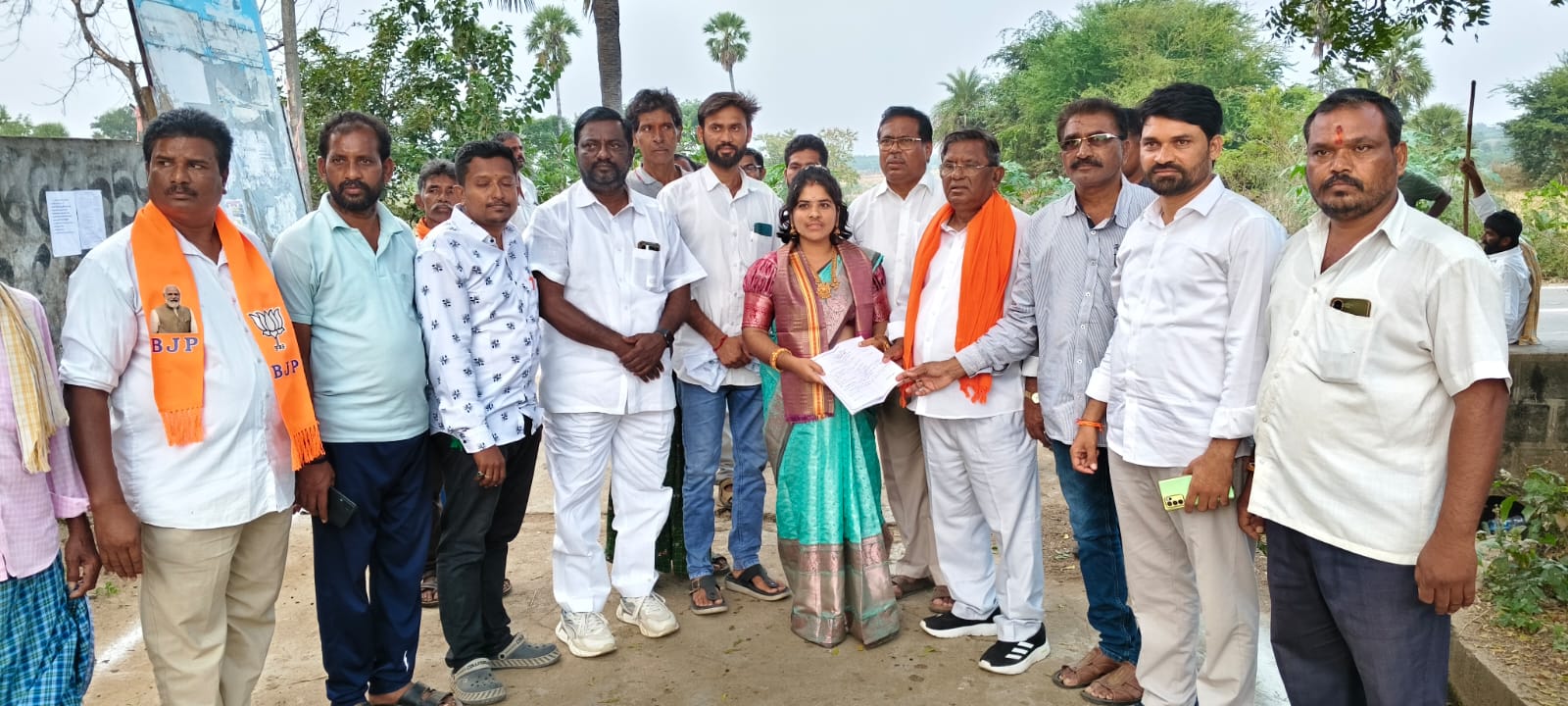 మాజీ ఎమ్మెల్యే రెడ్యానాయక్, నవీన్ రావు ఆశీస్సులతో