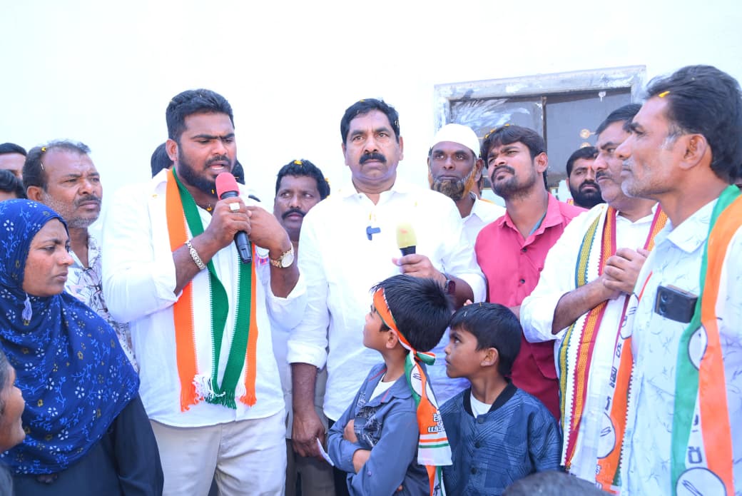 కాంగ్రెస్ పార్టీ సర్పంచుల గెలుపు కోసం విస్తృత ప్రచారం