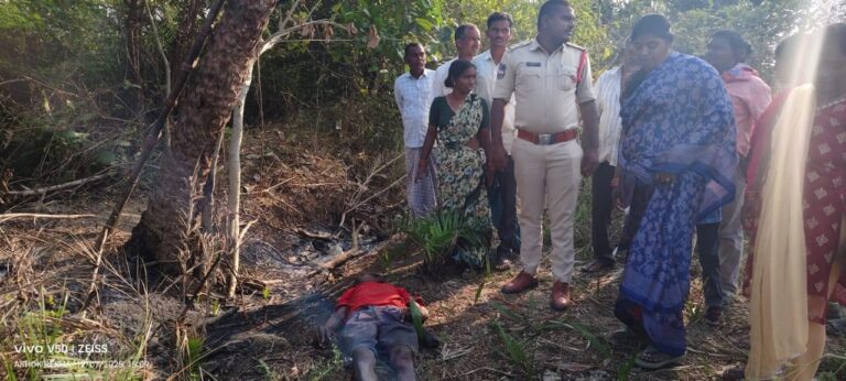 ఈత చెట్టుపైనుండి జారిపడి గీత కార్మికుడు మృతి