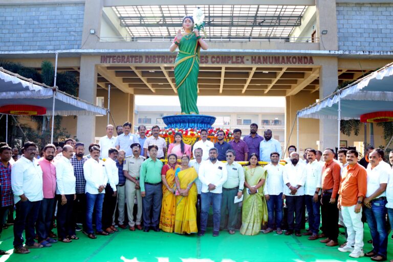 తెలంగాణ తల్లి విగ్రహావిష్కరణ చేసిన- కలెక్టర్ స్నేహ శబరీష్