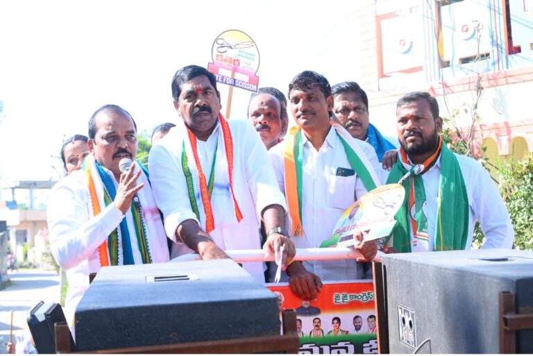 సర్పంచ్ అభ్యర్థుల గెలుపు కోసం ప్రచారం