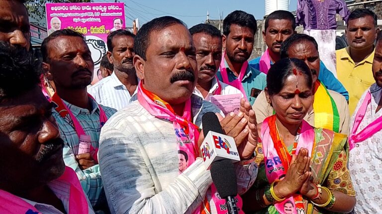 బిఆర్ఎస్ బీజేపీ బలపర్చిన సర్పంచ్ అభ్యర్థి విస్తృత ప్రచారం