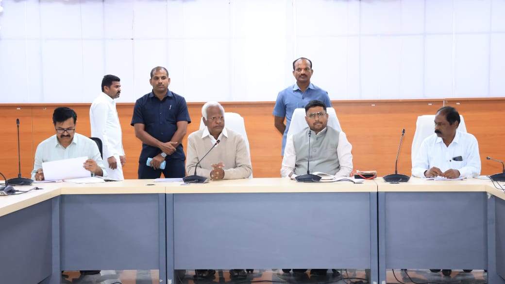 రెండో పంటకు పూర్తి స్థాయిలో సాగు నీరు అందించాలి