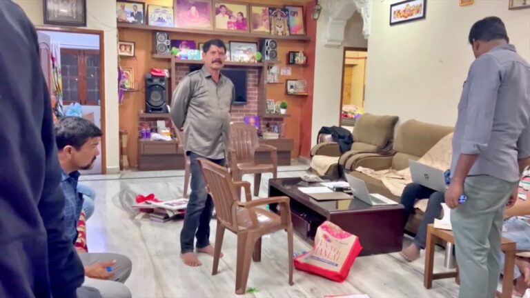 డిప్యూటీ ట్రాన్స్‌పోర్ట్ కమిషనర్‌పై ఏసీబీ దాడులు