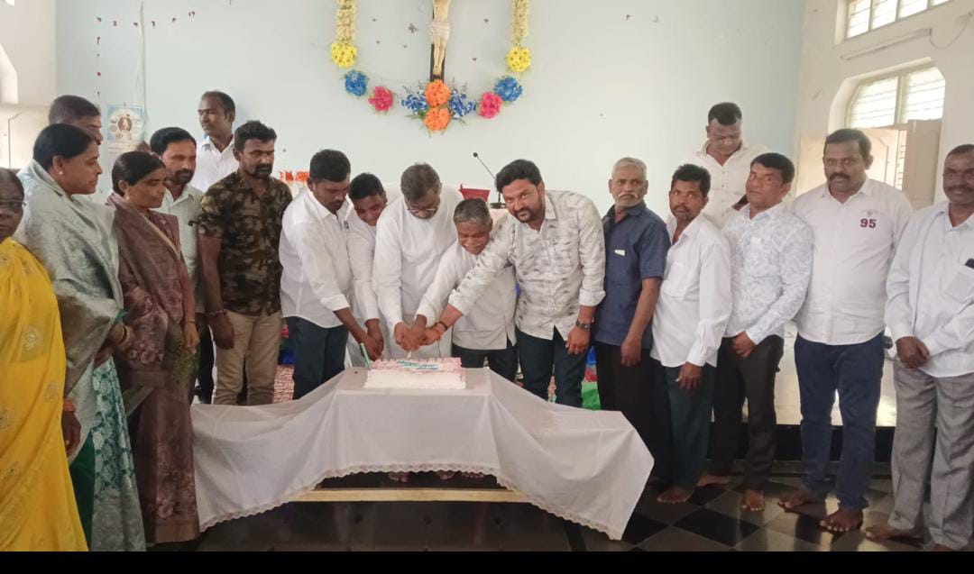 :ఐనవోలు మండల కేంద్రం రోమన్ క్యాథలిక్ చర్చి