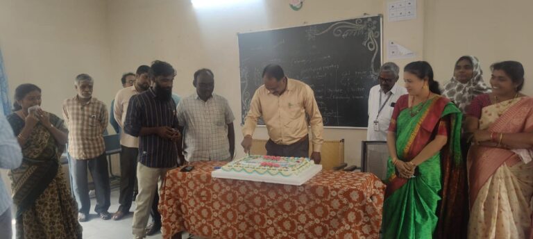 మొదటి సంవత్సర విద్యార్థుల ఆధ్వర్యంలో నూతన సంవత్సర వేడుకలు