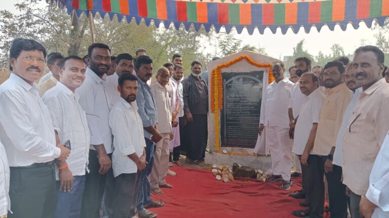 భూపాలపల్లి పట్టణం కేంద్రంలోనీ పలు కాలనీలలో ప్రజలు కోసం పలు అభివృద్ధి పనులు