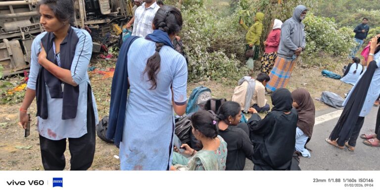 భద్రాచలం హాస్పటల్ కు చికిత్స కోసం తరలింపు.