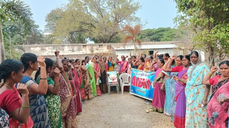 సామాజిక విప్లవ మూర్తి సావిత్రిబాయి పూలే