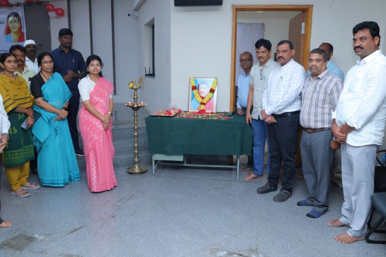 కలెక్టరేట్ లో ఘనంగా సావిత్రిబాయి పూలే జయంతి