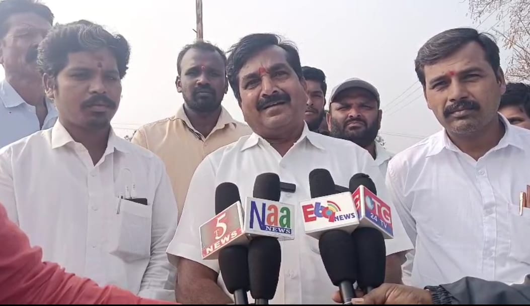 గ్రామంలో మౌలిక వసతుల అభివృద్ధికి కృషి