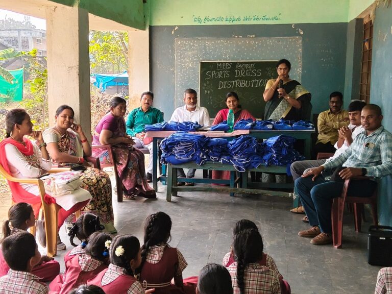 రాజేశ్వరి టీచర్ సేవలు అభినందనీయం