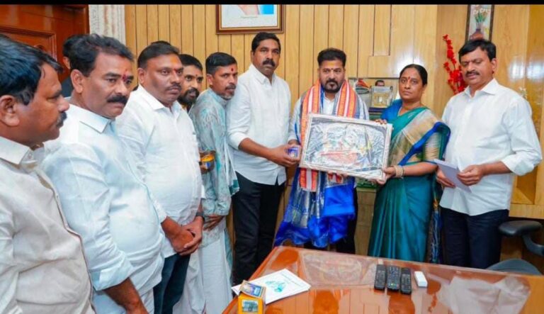 ఐలోని జాతరకు ఆహ్వానించిన ఎమ్మెల్యే