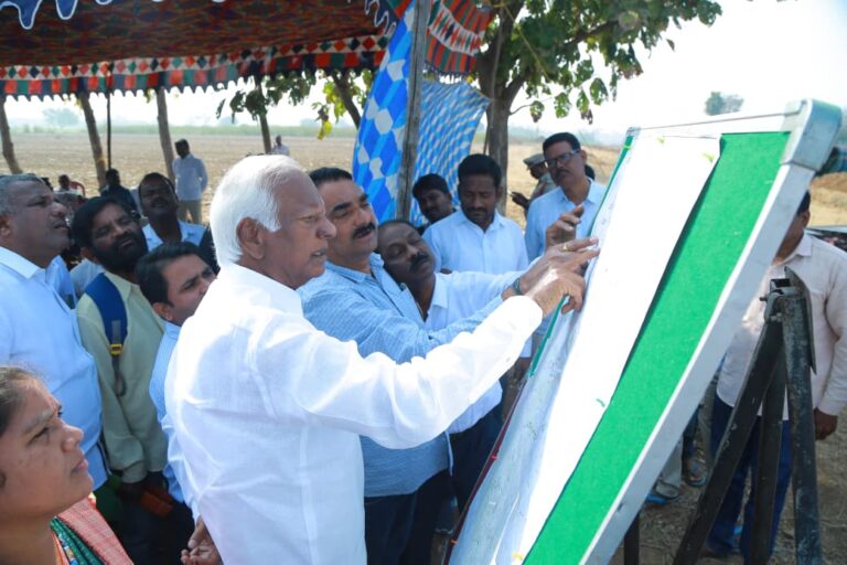 ప్రతీ గ్రామానికి గోదావరి జలాలు