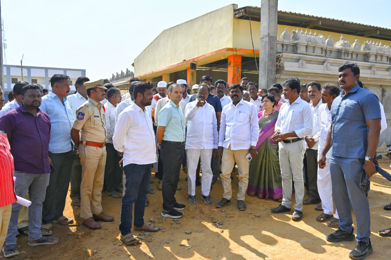 ఆలయాన్ని ఆకస్మికంగా తనిఖీ చేసిన ఎమ్మెల్యే