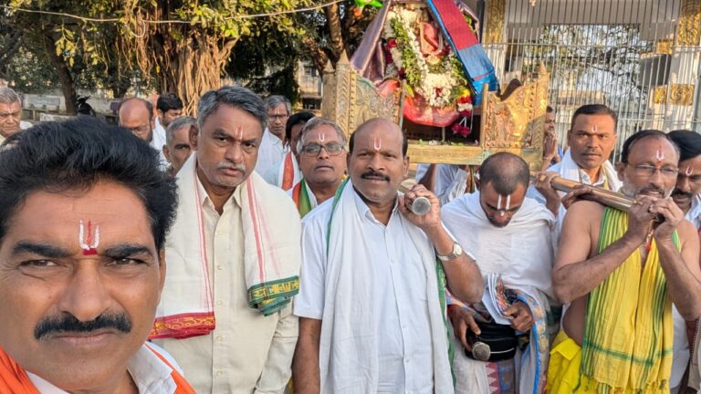 నేత్ర పర్వంగా ఆండాళ్ పల్లకీ సేవ