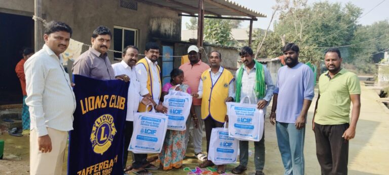 లయన్స్ క్లబ్ ఆధ్వర్యంలో దుప్పట్ల పంపిణీ