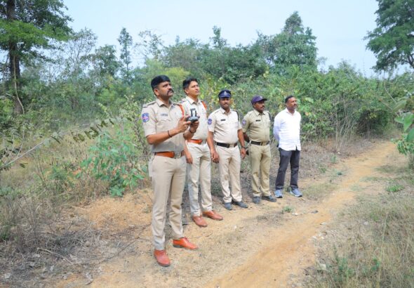 డ్రోన్ కెమెరాలతో కోడి పందాల గుర్తింపు