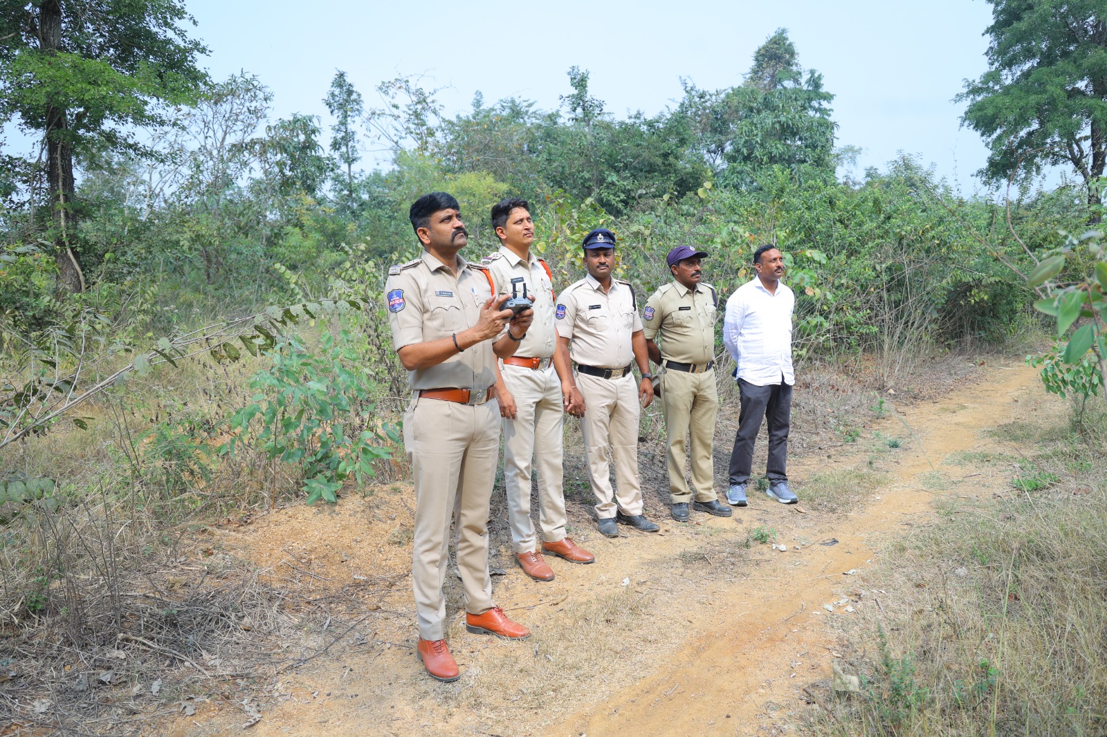 డ్రోన్ కెమెరాలతో కోడి పందాల గుర్తింపు