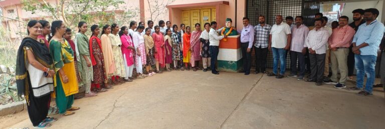 కళాశాల ప్రాంగణంలో నేతాజీ విగ్రహానికి ఘన నివాళి
