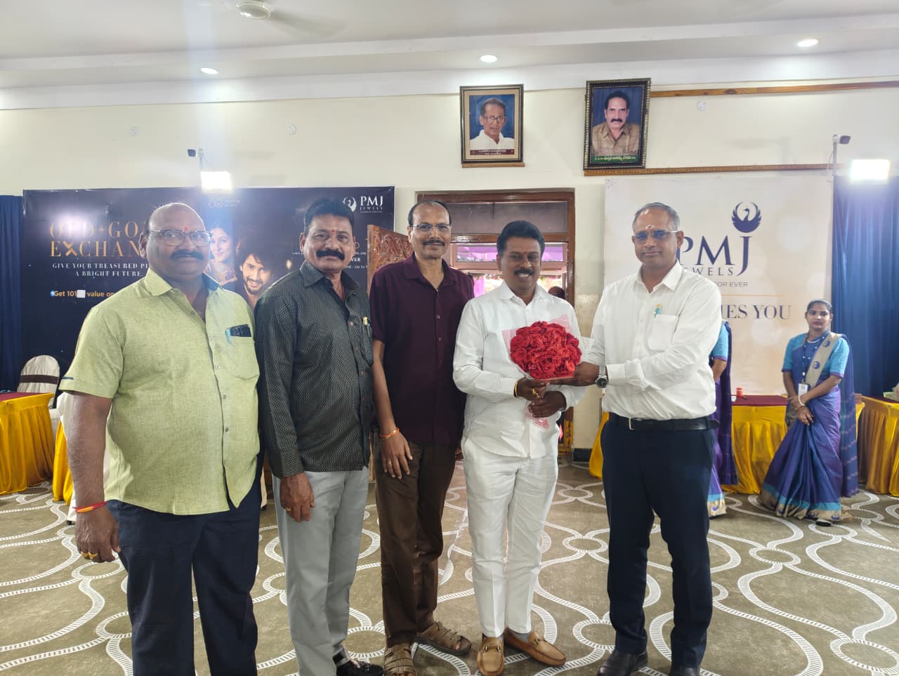 అదిరే కలెక్షన్స్.. ఆకట్టుకునే వెరైటీస్..