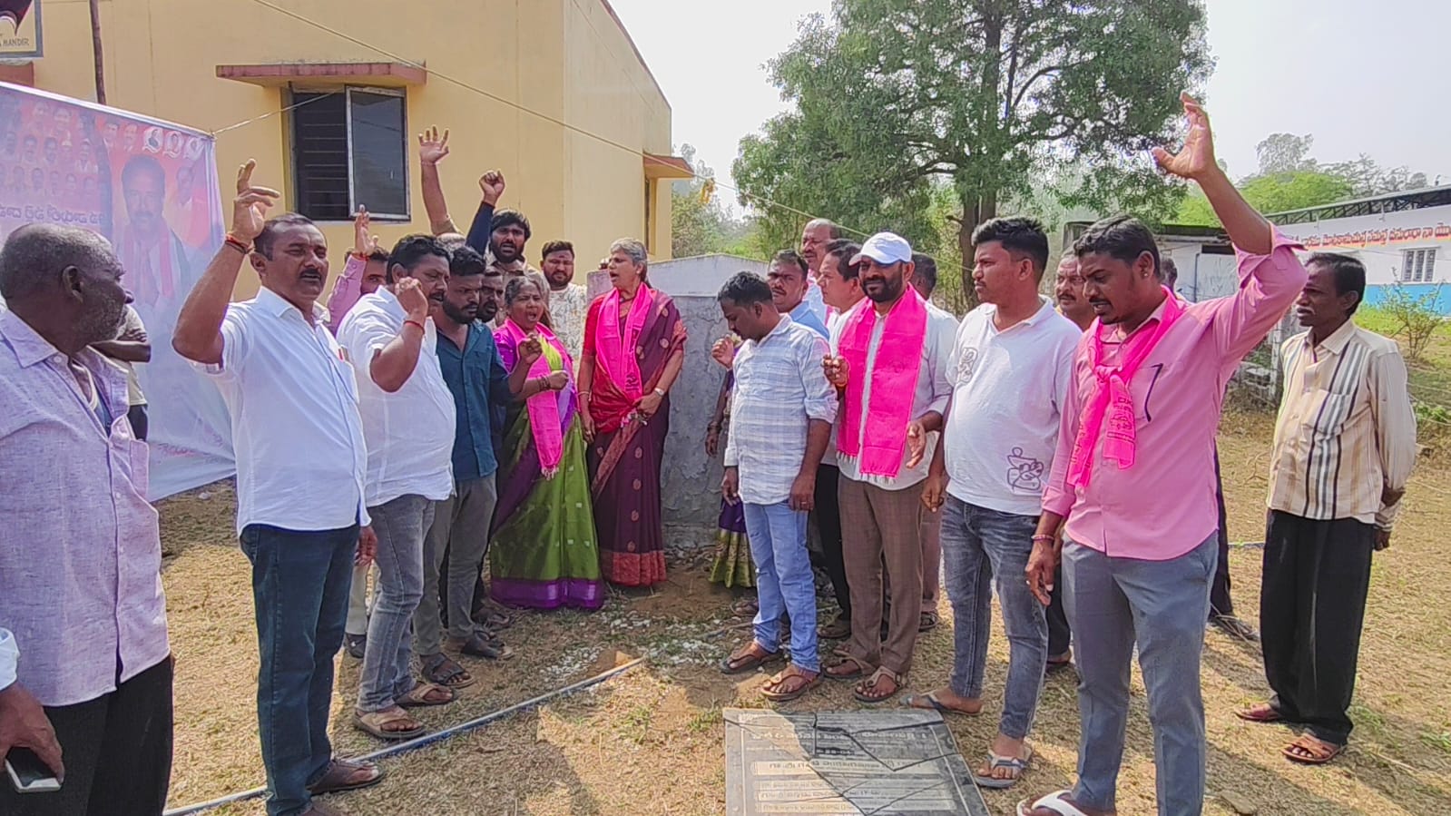 కాంగ్రెస్ ప్రభుత్వ తీరుపై తీవ్ర ఆగ్రహం