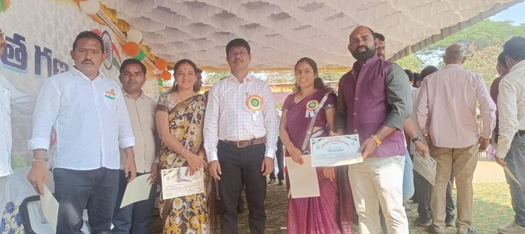 అధికారుల సేవలకు పీ.ఓ ప్రశంసా పత్రాలు