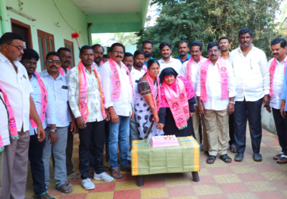 ఘనంగా కేసీఆర్ జన్మదిన వేడుకలు