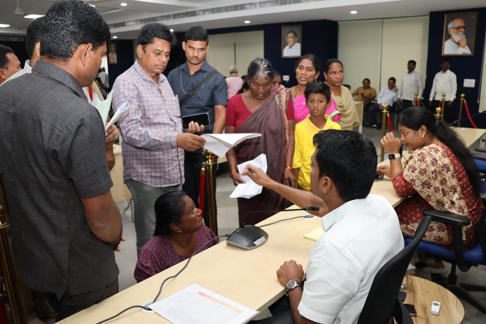 ట్రక్ షీట్ లు తెప్పించి న్యాయం చేస్తాం