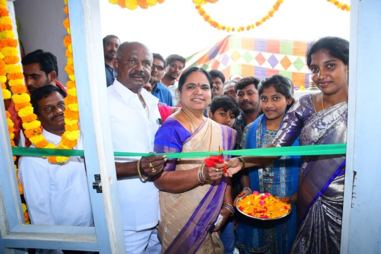 ఇందిరమ్మ గృహ లబ్ధిదారులు