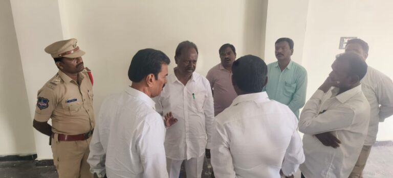 భూపాలపల్లి ఎమ్మెల్యే గండ్ర సత్యనారాయణ రావు