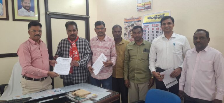 మున్సిపల్ కార్మికుల శ్రమను దోచుకుంటున్న ప్రభుత్వానికి గుణపాఠం