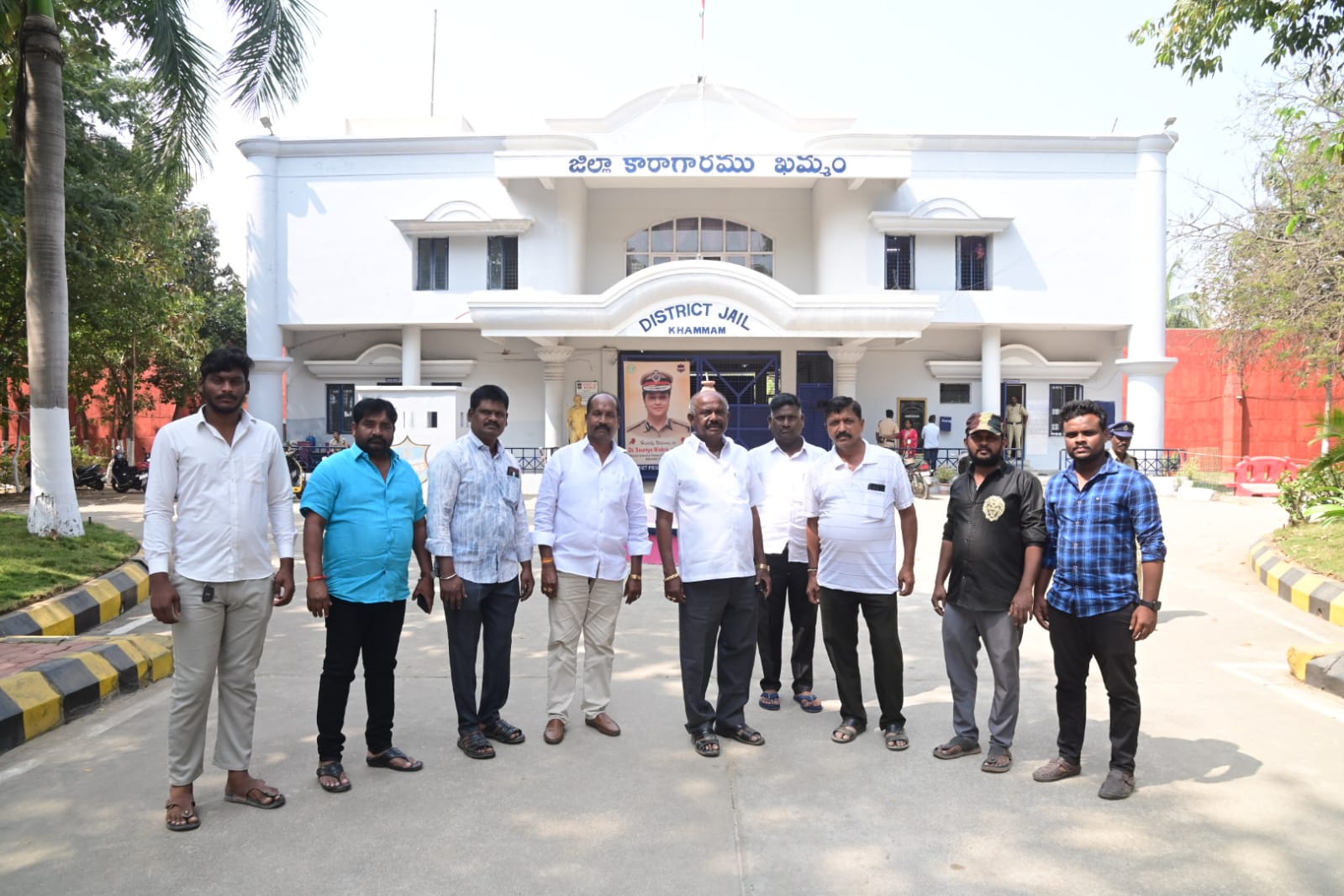 పగడాల నాగరాజు ను పరామర్శించినజిల్లా BRS నాయకులు