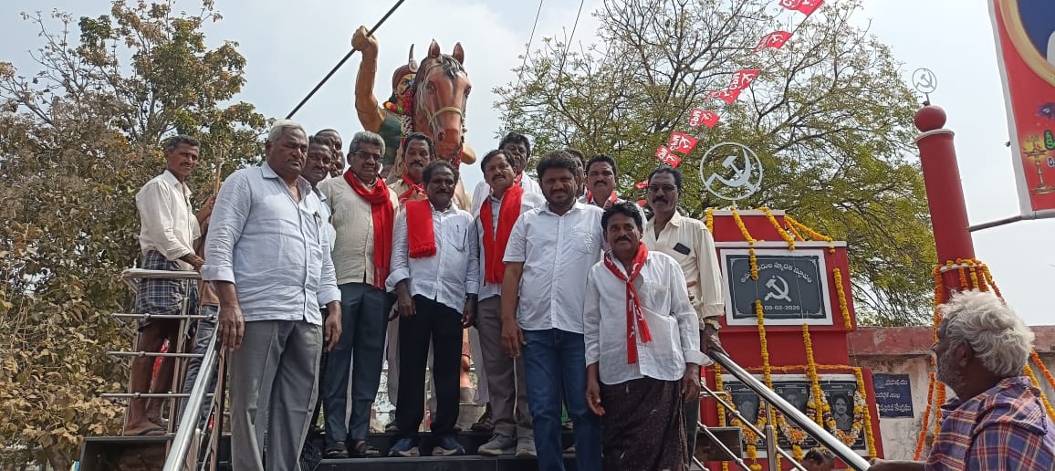 విగ్రహాల ఆవిష్కరణ