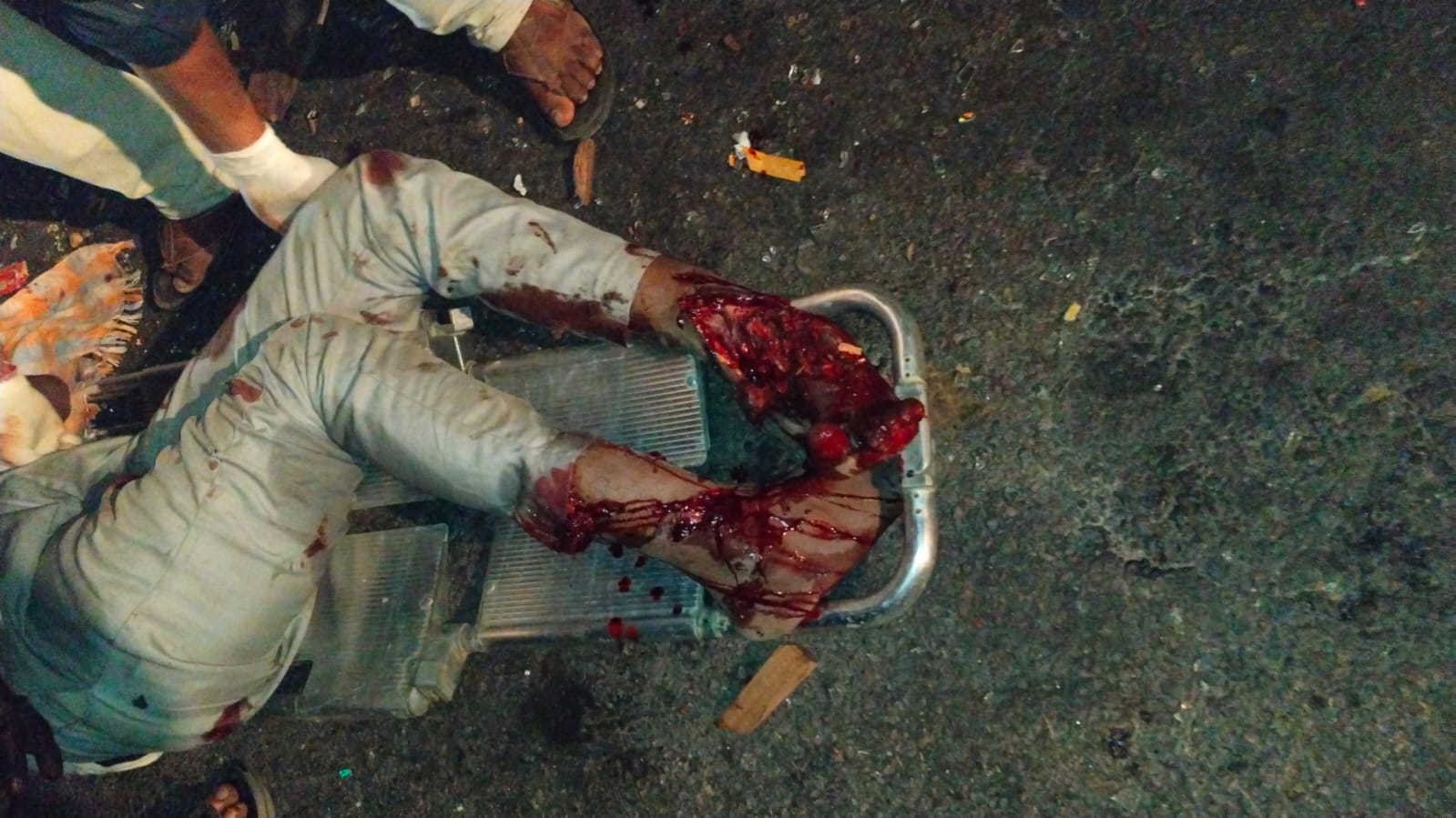 రేగొండలో ఘోర రోడ్డు ప్రమాదం–లారీ డ్రైవర్ మృతి