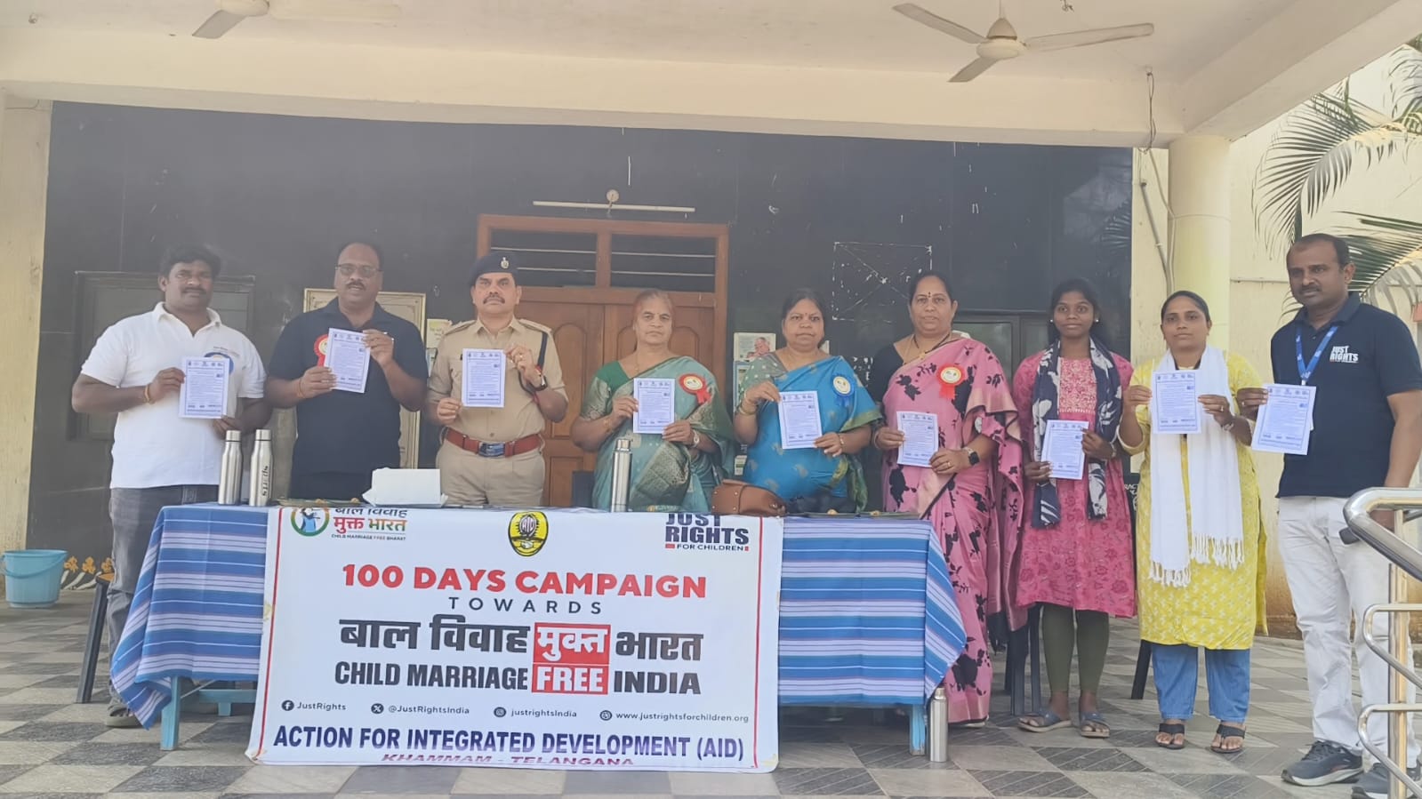 పేదరికం, సంప్రదాయాలతో పోరాడండి