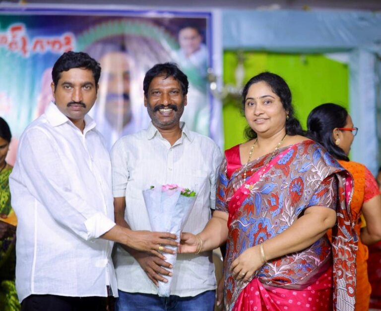 గులాబీ దళపతులు ప్రమాణ స్వీకారం