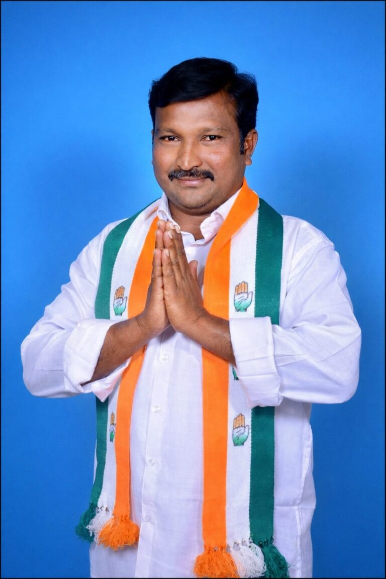 పంపు ఆపరేటర్ కౌన్సిలర్ గా ప్రమాణ స్వీకారం చేసిన వేళ