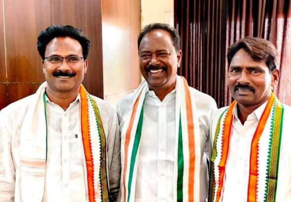 మున్సిపల్ చైర్మన్‌గా బుర్ర కొమురయ్య గౌడ్ ఎన్నిక