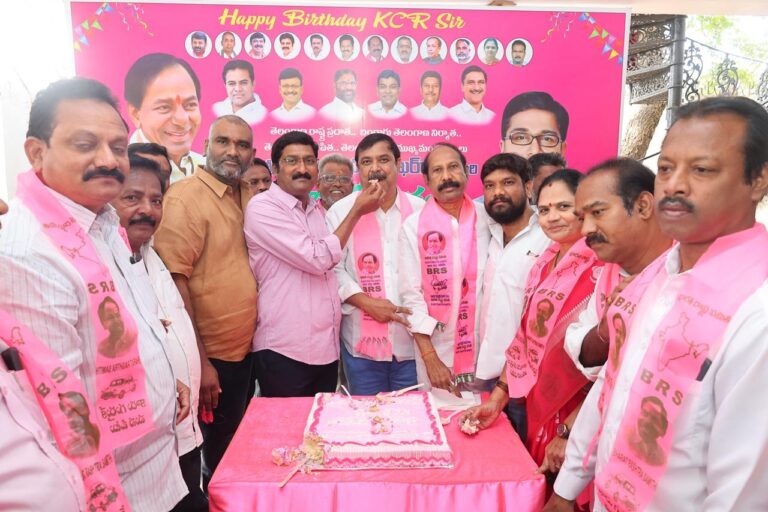 ఘనంగా కేసీఆర్ జన్మదిన వేడుకలు